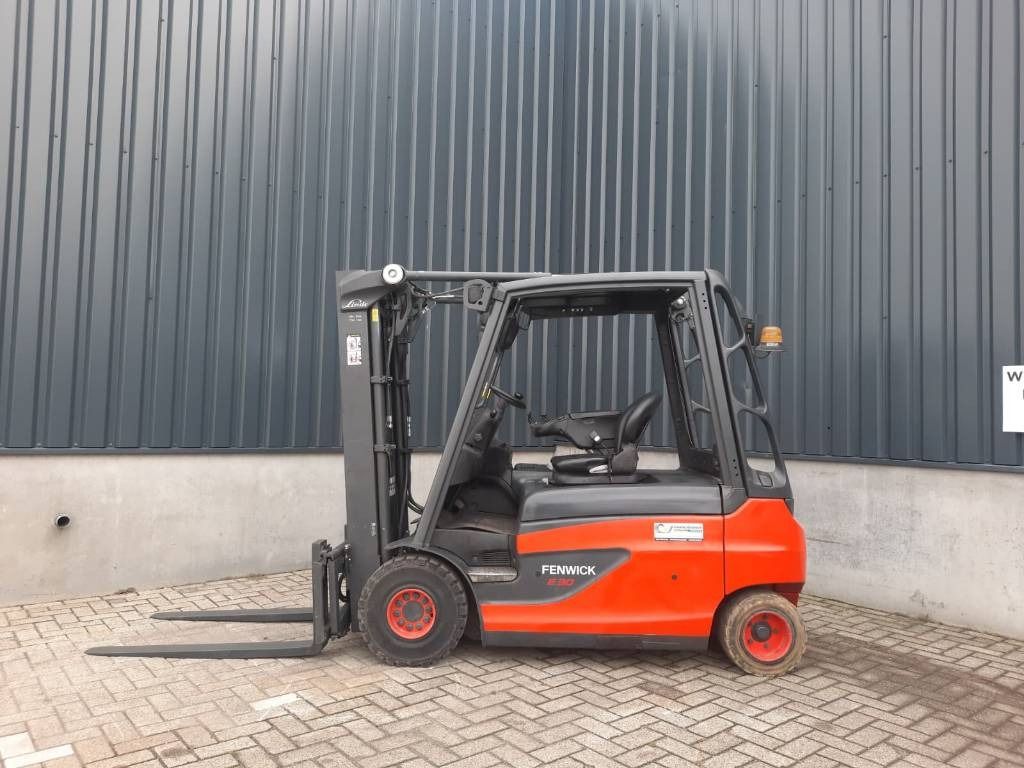 LINDE E30L - Electric forklift: picture 1 LINDE E30L - Electric forklift: picture 1
