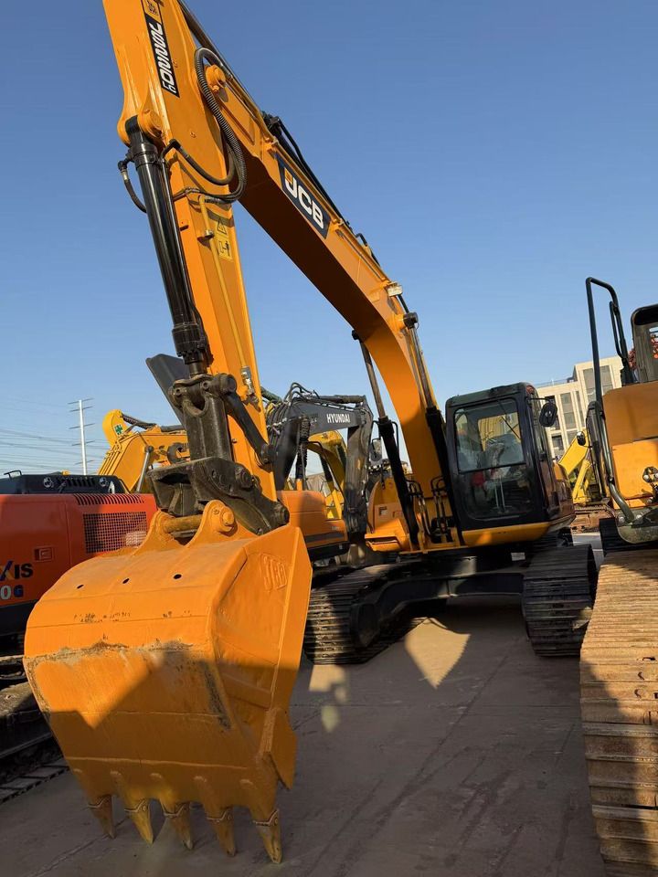 JCB JS220LC - Crawler excavator: picture 2 JCB JS220LC - Crawler excavator: picture 2