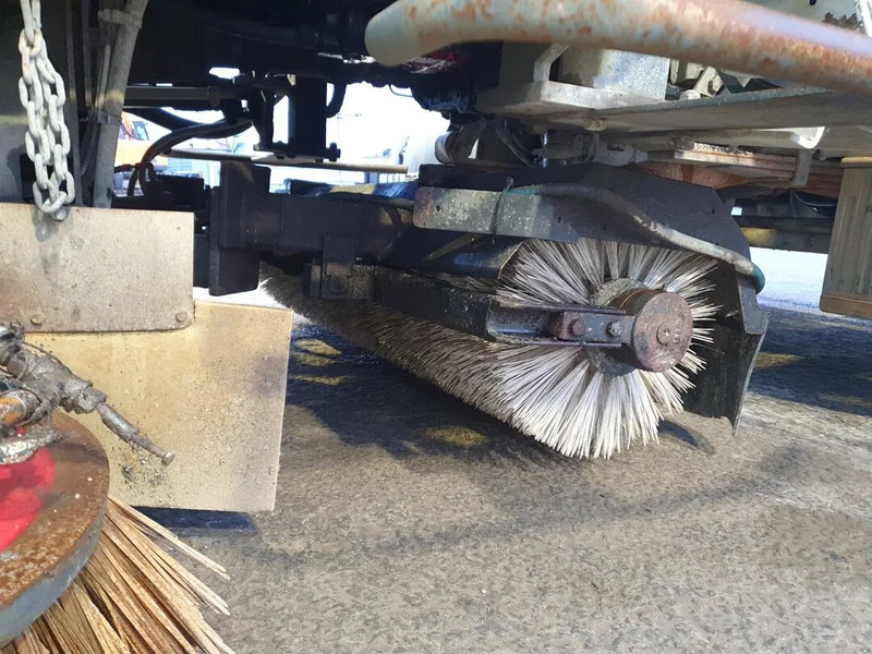 Road sweeper MAN LE 15.250 Eurovoirie Sweeper Manual Steelsuspension Euro 3 2007: picture 15