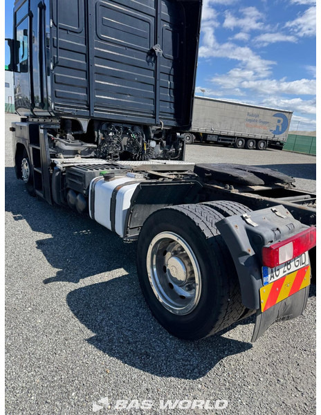 Renault Magnum Magnum 460 - Tractor unit: picture 2 Renault Magnum Magnum 460 - Tractor unit: picture 2