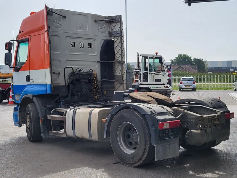 Renault Premium 450 !! WATER LEAK FROM RESERVOIR TANK!! - Tractor unit: picture 3 Renault Premium 450 !! WATER LEAK FROM RESERVOIR TANK!! - Tractor unit: picture 3
