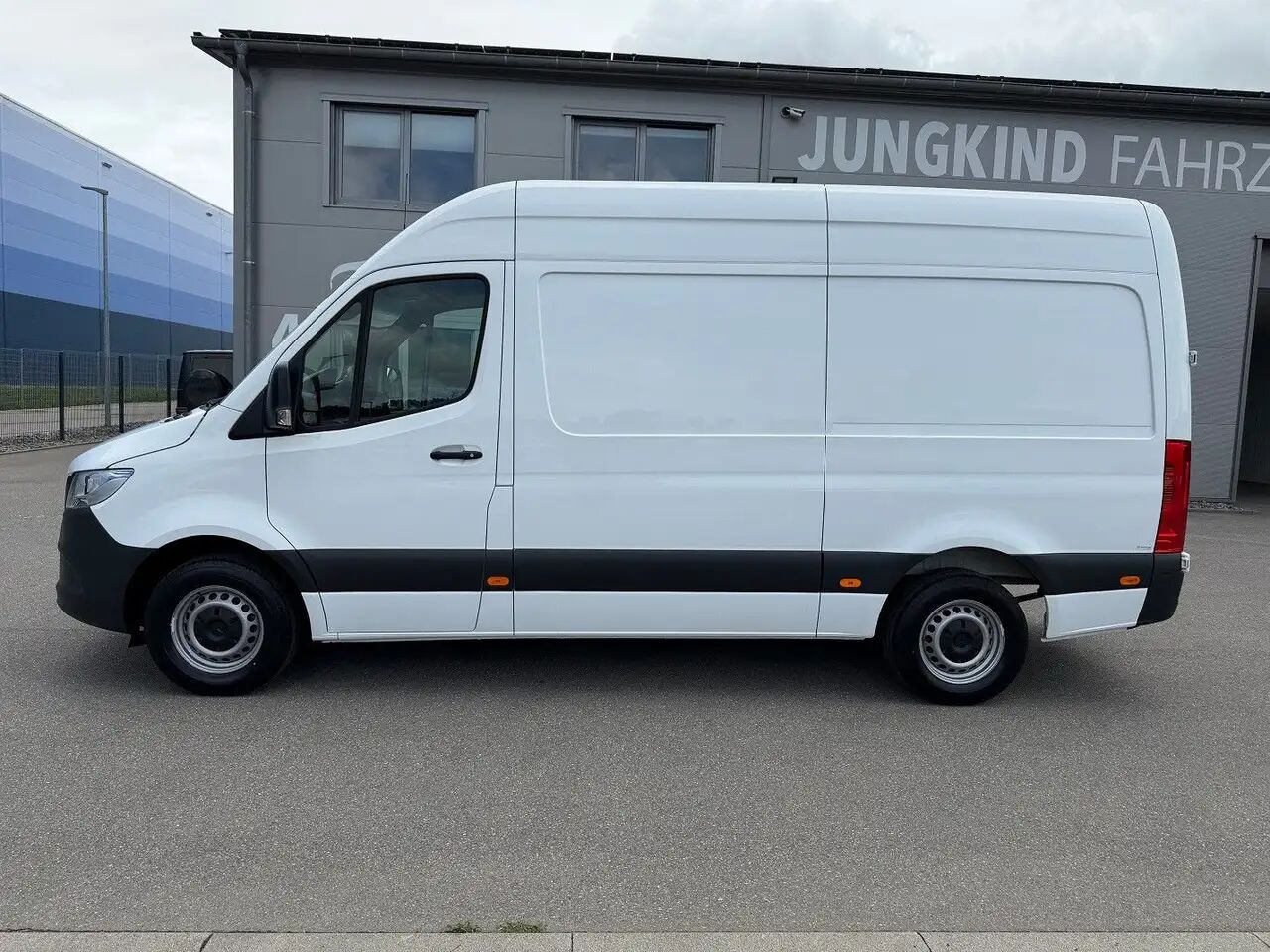 Mercedes-Benz Sprinter 317 CDI Lang Hoch Klima MBUX AHK - Panel van: picture 3 Mercedes-Benz Sprinter 317 CDI Lang Hoch Klima MBUX AHK - Panel van: picture 3