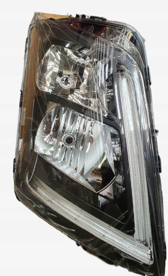 NOWY REFLEKTOR VOLVO FH4 PRAWY - Headlight for Truck: picture 2 NOWY REFLEKTOR VOLVO FH4 PRAWY - Headlight for Truck: picture 2