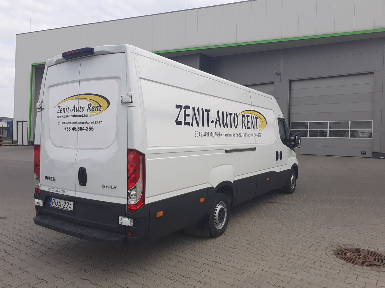 IVECO Daily 35S14 - Box van: picture 3 IVECO Daily 35S14 - Box van: picture 3