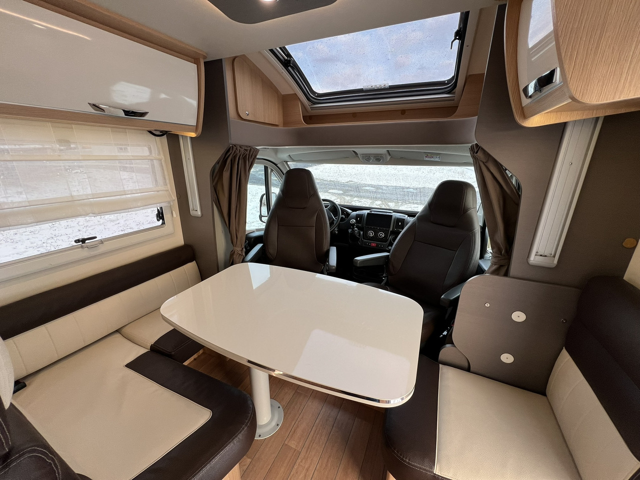 FORSTER T 699 EB Hubbett - Markise - Fahrradtr. - Semi-integrated motorhome: picture 3 FORSTER T 699 EB Hubbett - Markise - Fahrradtr. - Semi-integrated motorhome: picture 3