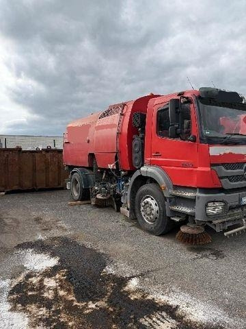 Mercedes-Benz 1829 L - Road sweeper: picture 2 Mercedes-Benz 1829 L - Road sweeper: picture 2