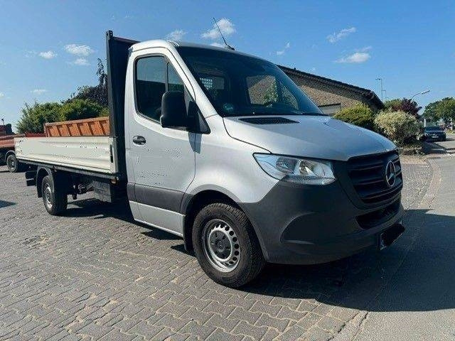 Mercedes-Benz 319 CDI - Flatbed van: picture 4 Mercedes-Benz 319 CDI - Flatbed van: picture 4