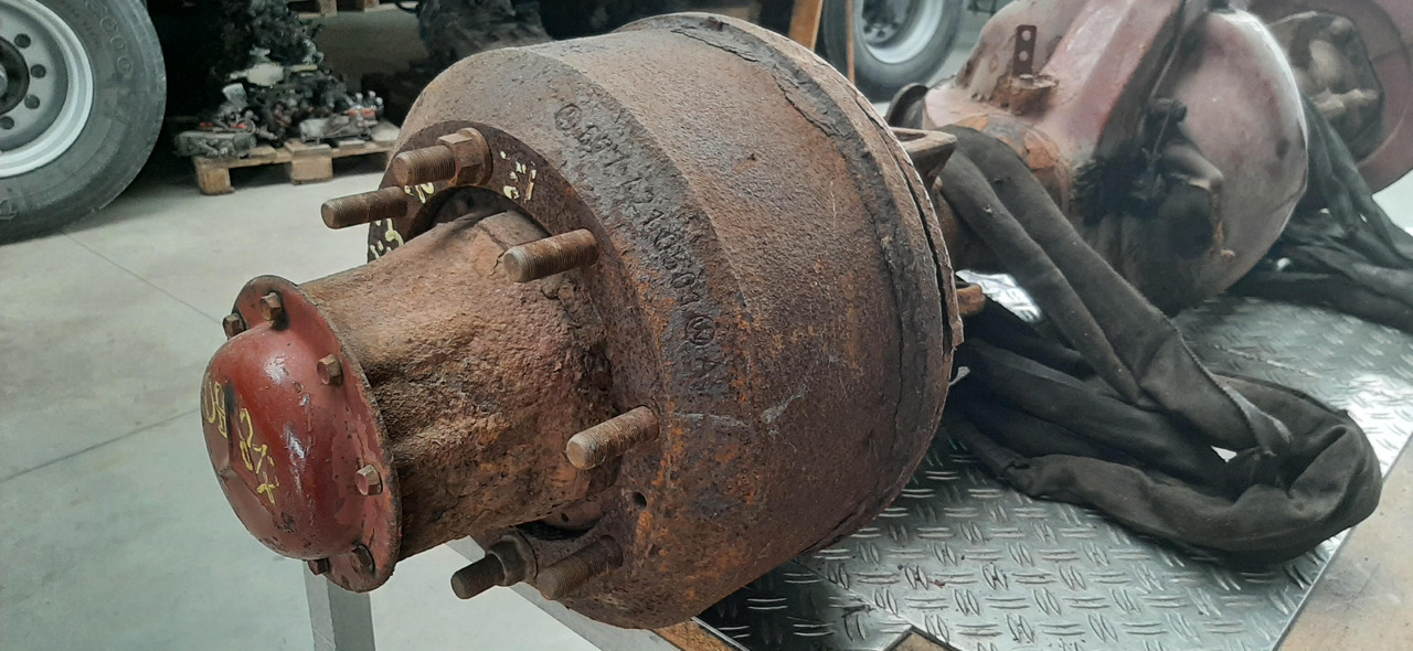 Rear axle for Truck Gebrauchte DB 8.17, Hinterachse, Artikel - Nr. : 81.99999 - 9999: picture 6 Rear axle for Truck Gebrauchte DB 8.17, Hinterachse, Artikel - Nr. : 81.99999 - 9999: picture 6