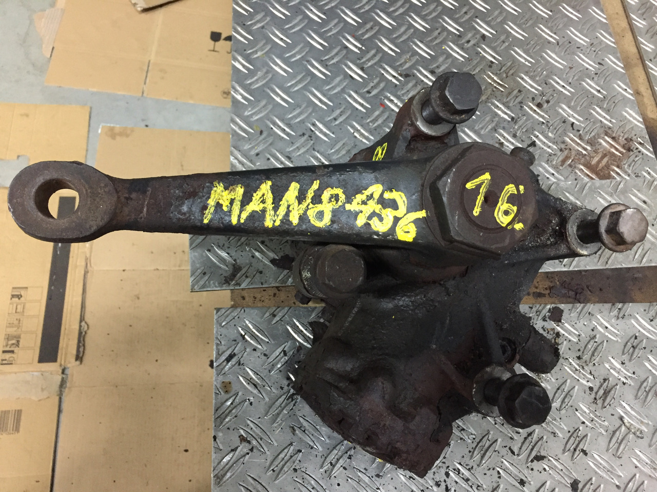 Steering gear for Truck Gebrauchtes Lenkgetriebe MAN, 8.136, Artikel - Nr.: 81.9999 - 9999: picture 7 Steering gear for Truck Gebrauchtes Lenkgetriebe MAN, 8.136, Artikel - Nr.: 81.9999 - 9999: picture 7