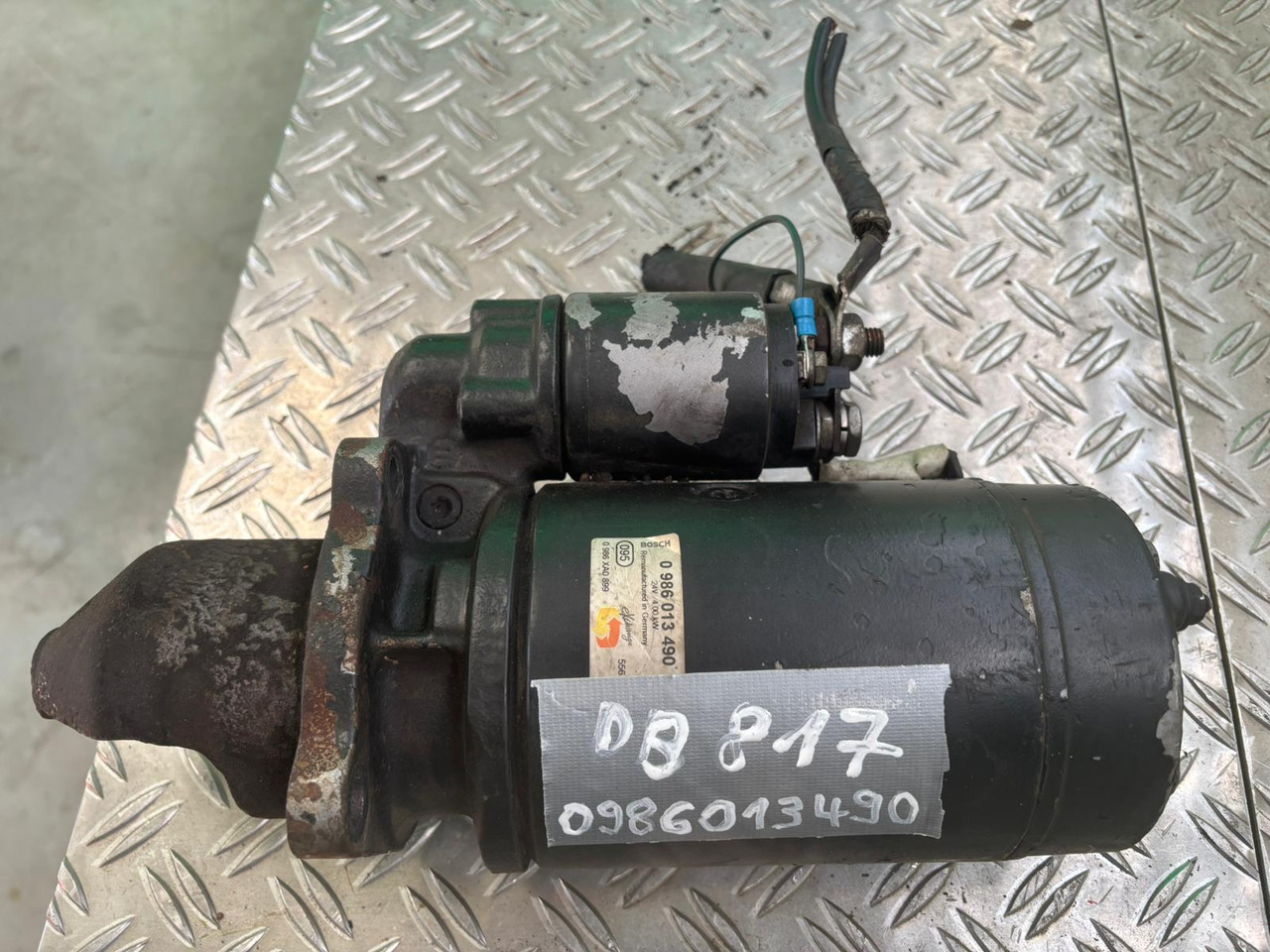 Neuwertiger Anlasser, DB 817 Motor Typ OM 366 LA, Bosch, Artikel - Nr. : 0986013490 - Starter for Truck: picture 1 Neuwertiger Anlasser, DB 817 Motor Typ OM 366 LA, Bosch, Artikel - Nr. : 0986013490 - Starter for Truck: picture 1