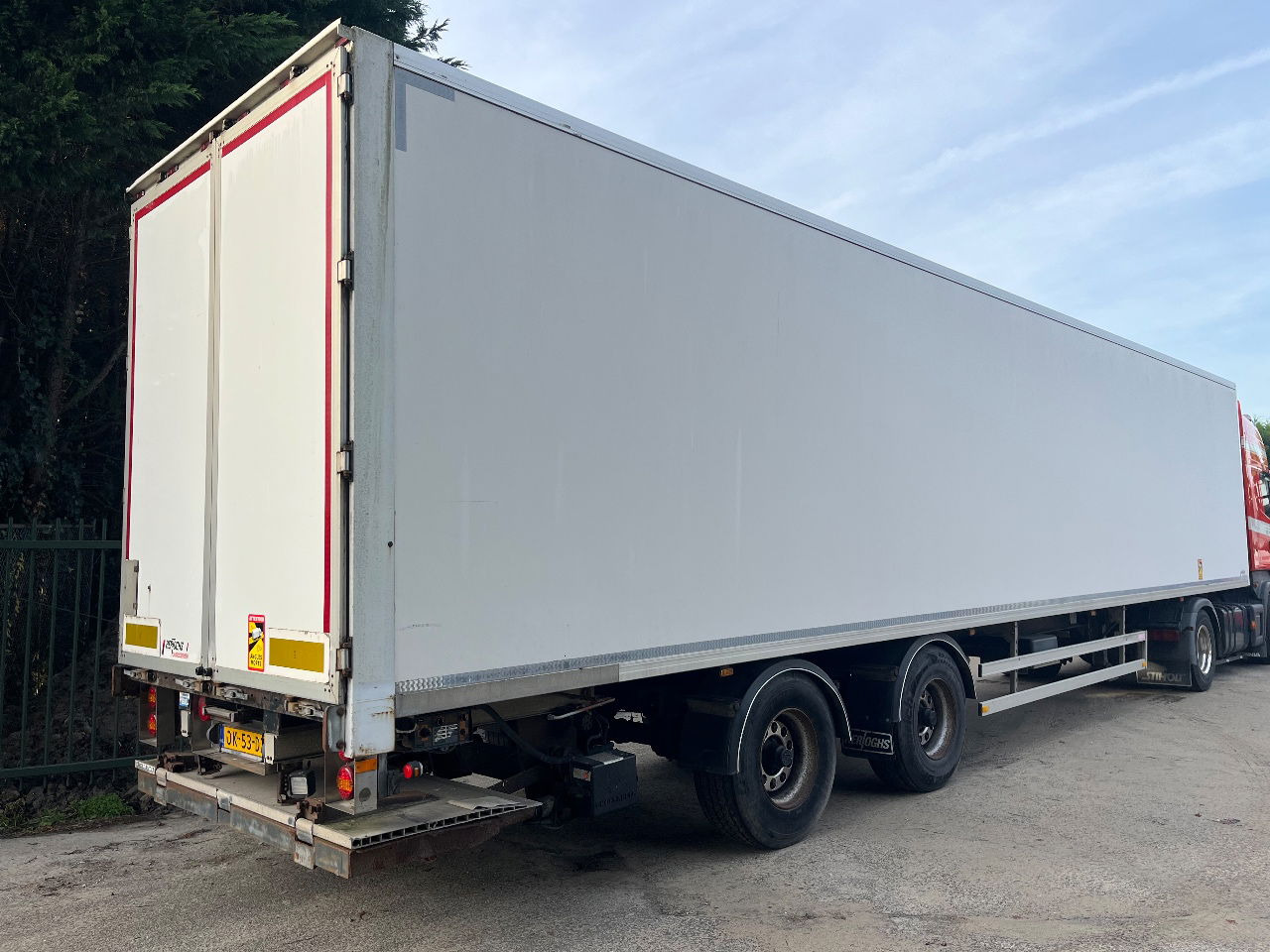 LAG 0-2-33 - Closed box semi-trailer: picture 3 LAG 0-2-33 - Closed box semi-trailer: picture 3