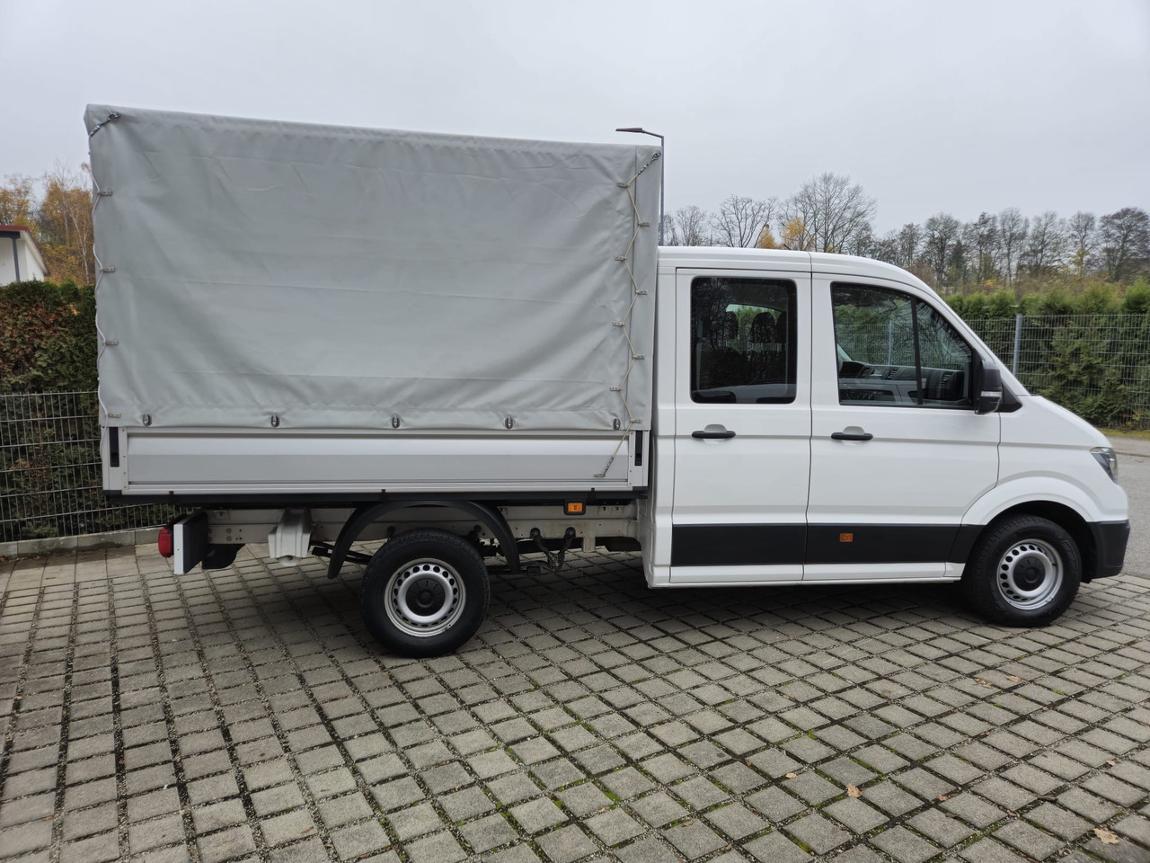 VOLKSWAGEN Crafter Pritsche 35 DOKA mittellang 4MOTION - Curtain side van: picture 4 VOLKSWAGEN Crafter Pritsche 35 DOKA mittellang 4MOTION - Curtain side van: picture 4