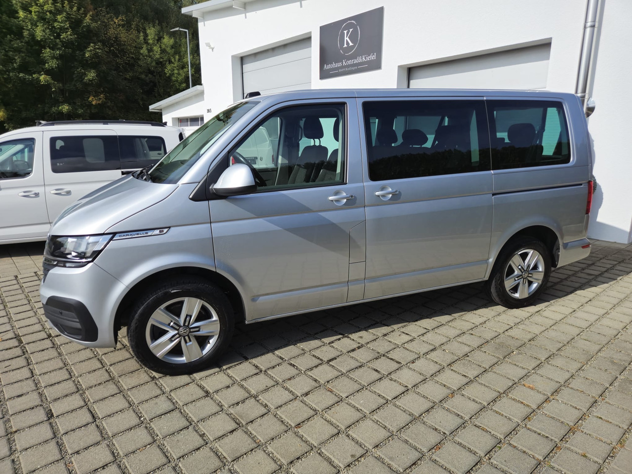 VOLKSWAGEN T6.1 Caravelle 4Motion/Automatik/Kamera/App-Con. - Passenger van: picture 3 VOLKSWAGEN T6.1 Caravelle 4Motion/Automatik/Kamera/App-Con. - Passenger van: picture 3