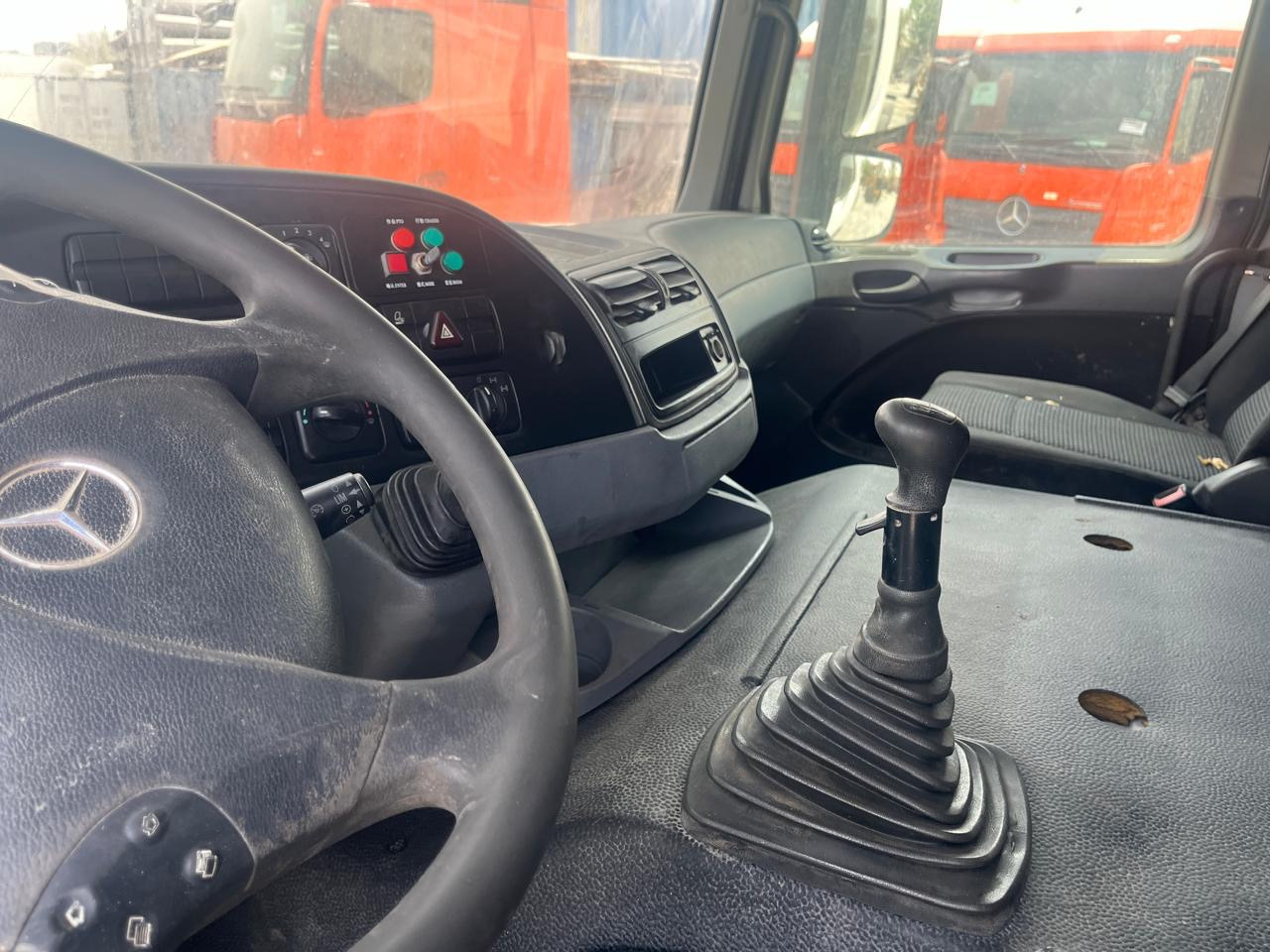 MERCEDES-BENZ Actros 3341 - Cab chassis truck: picture 4 MERCEDES-BENZ Actros 3341 - Cab chassis truck: picture 4