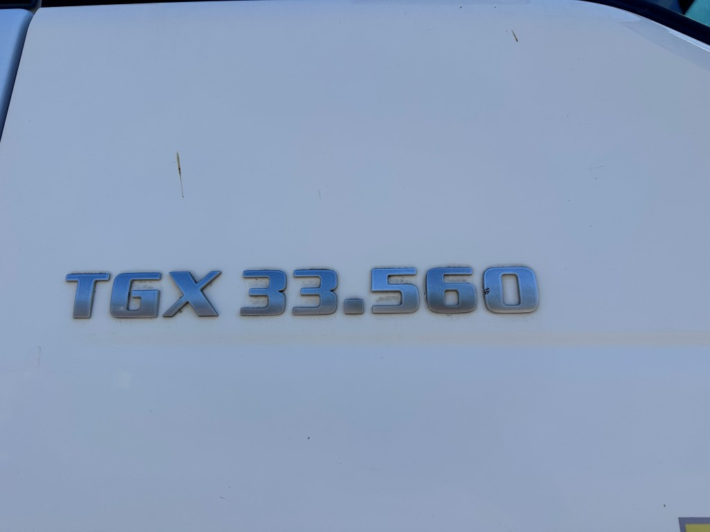 MAN TGX 33.560 - Tractor unit: picture 5 MAN TGX 33.560 - Tractor unit: picture 5