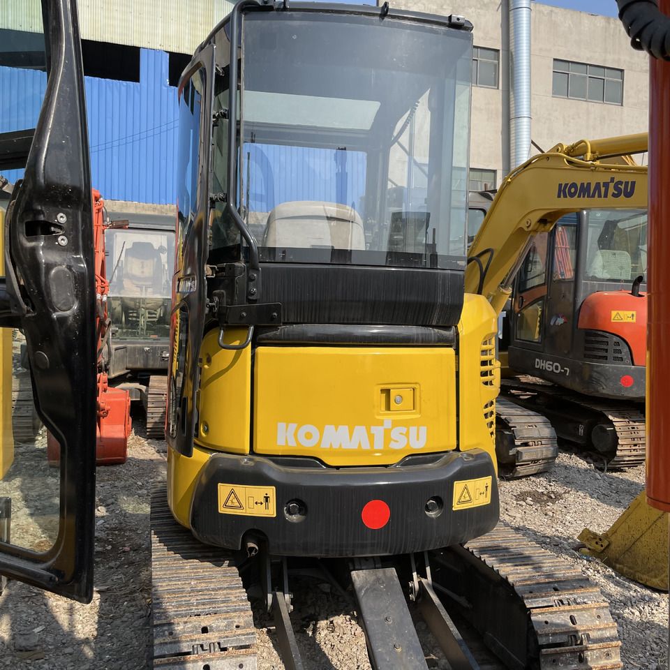 KOMATSU PC30MR - Mini excavator: picture 3 KOMATSU PC30MR - Mini excavator: picture 3