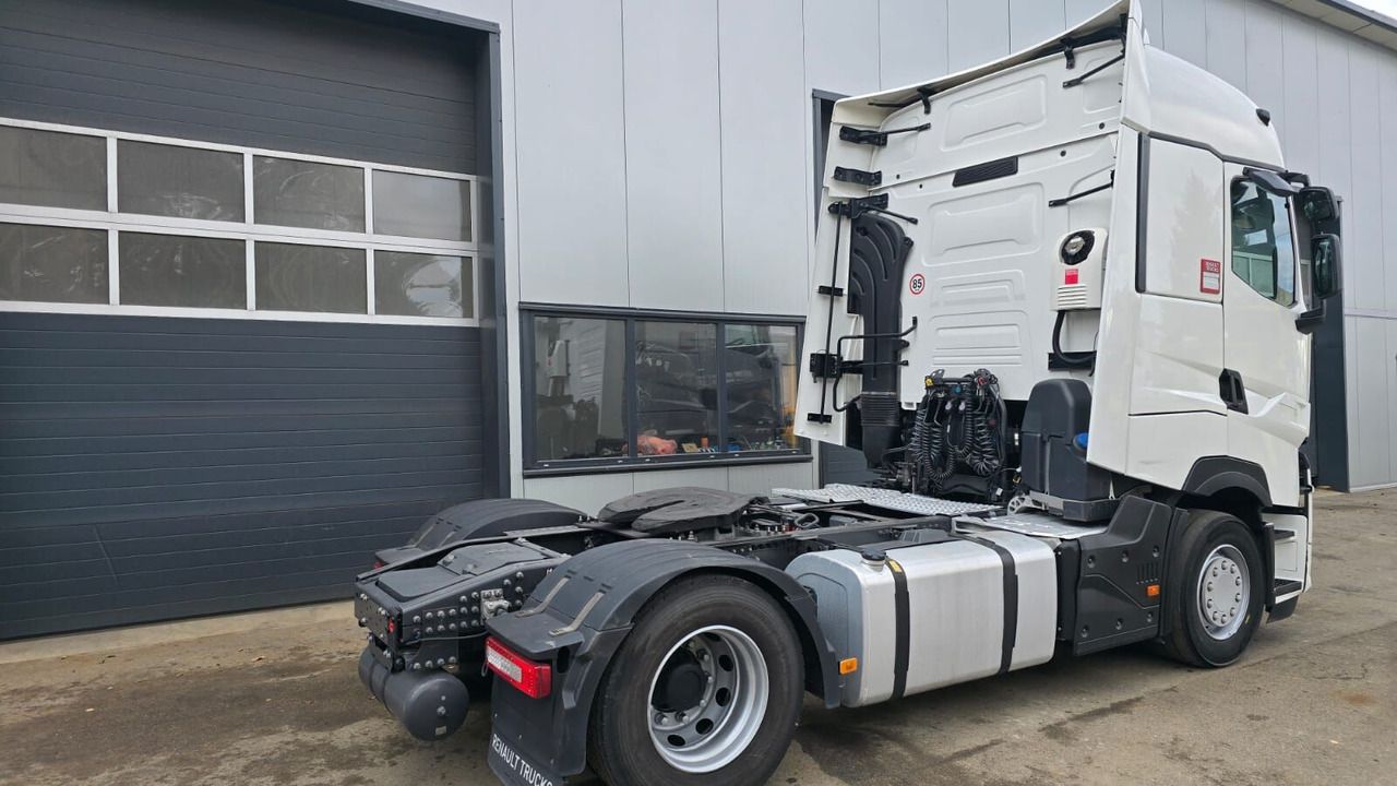 Tractor unit Renault T 480: picture 8 Tractor unit Renault T 480: picture 8