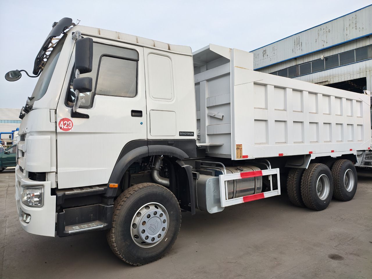HOWO 371 - Tipper: picture 1 HOWO 371 - Tipper: picture 1