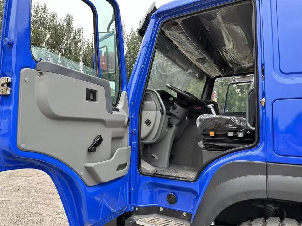 Cab chassis truck Howo 371: picture 7 Cab chassis truck Howo 371: picture 7