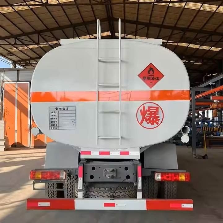 Howo 371 - Tank truck: picture 5 Howo 371 - Tank truck: picture 5