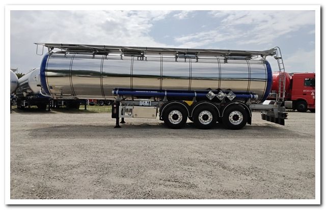 LAG L4BH - Tank semi-trailer: picture 1 LAG L4BH - Tank semi-trailer: picture 1