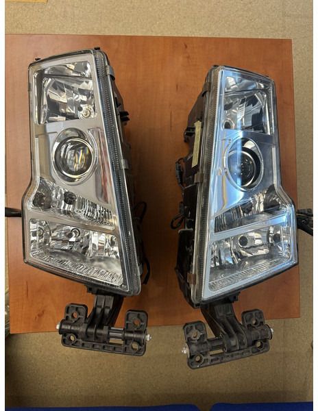 Volvo FH FM - Headlight: picture 1 Volvo FH FM - Headlight: picture 1