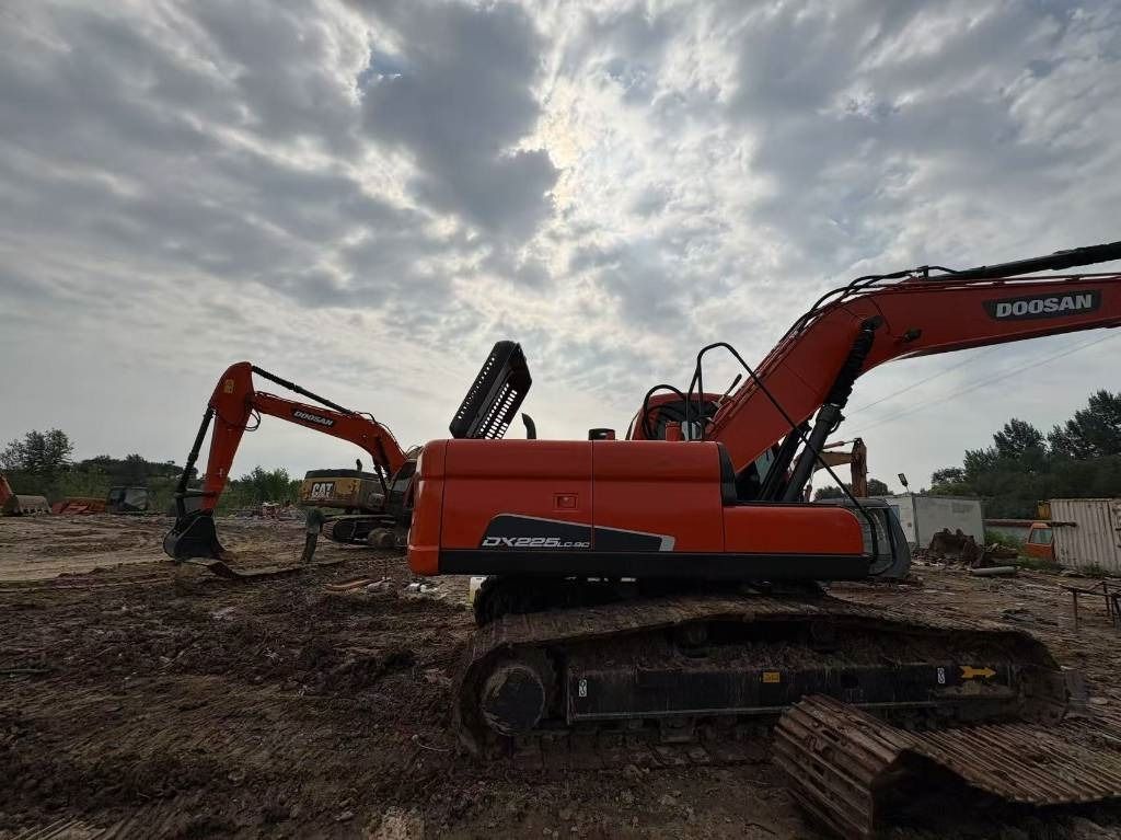 Doosan DX225LC-9C - Crawler excavator: picture 3 Doosan DX225LC-9C - Crawler excavator: picture 3