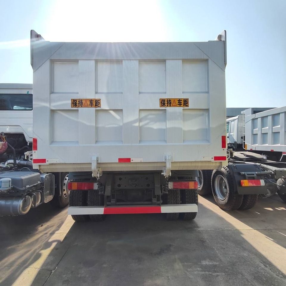 Tipper Howo 371 6x4: picture 12