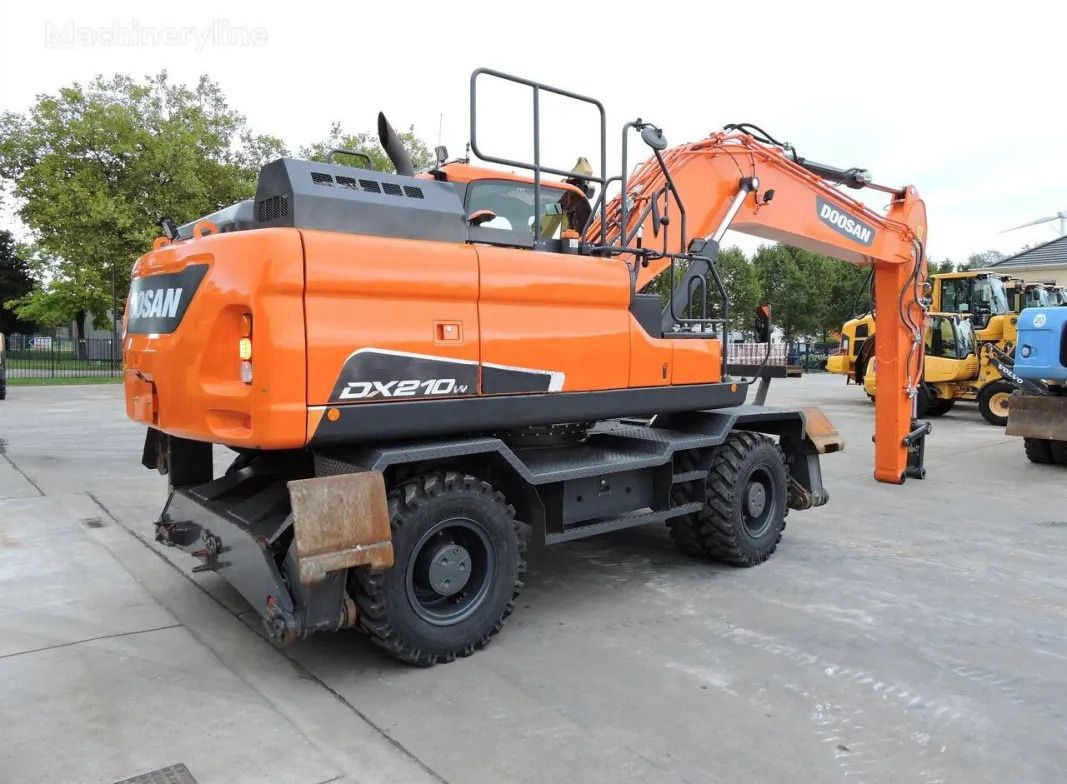 Used Doosan DX210W Excavator - Wheel excavator: picture 3 Used Doosan DX210W Excavator - Wheel excavator: picture 3