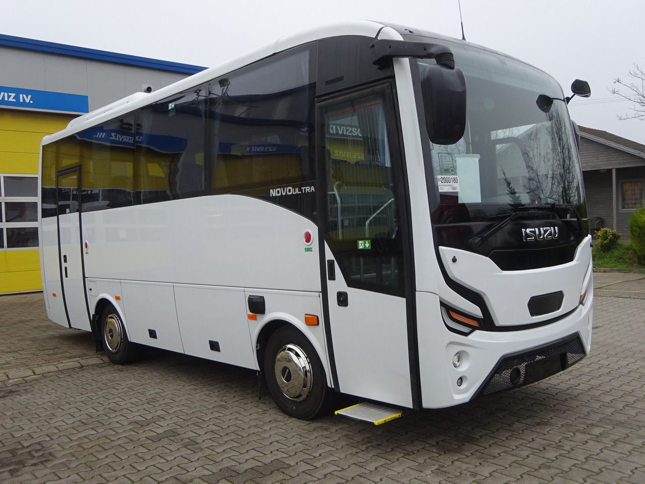 ISUZU NOVO ULTRA - Bus: picture 3 ISUZU NOVO ULTRA - Bus: picture 3