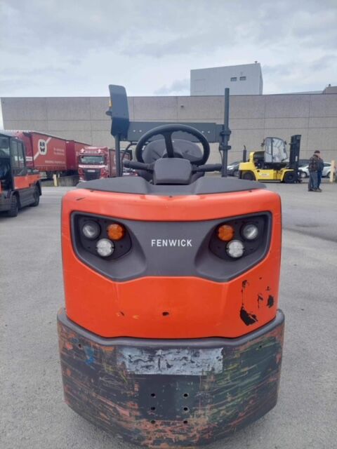 Linde P60. 2995 heures - Tow tractor: picture 1 Linde P60. 2995 heures - Tow tractor: picture 1