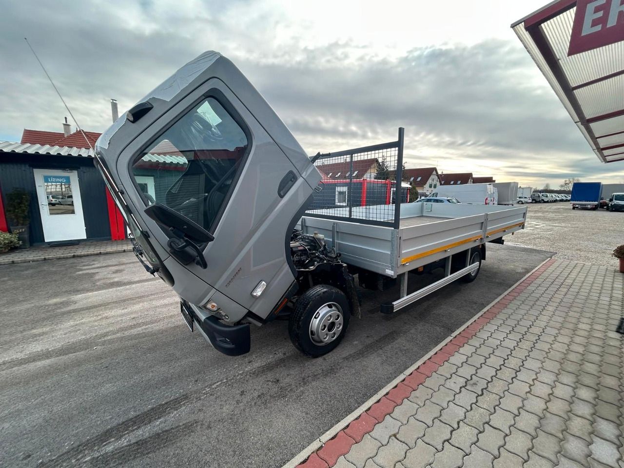 FUSO Canter 7C18 Pritsche - Flatbed van: picture 2 FUSO Canter 7C18 Pritsche - Flatbed van: picture 2