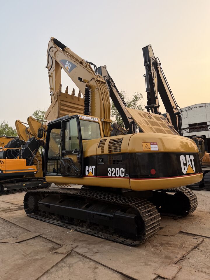 CATERPILLAR 320CL 3000 UNTS IN STOCK CHINA BIGGEST SUPPLIER - Crawler excavator: picture 4 CATERPILLAR 320CL 3000 UNTS IN STOCK CHINA BIGGEST SUPPLIER - Crawler excavator: picture 4