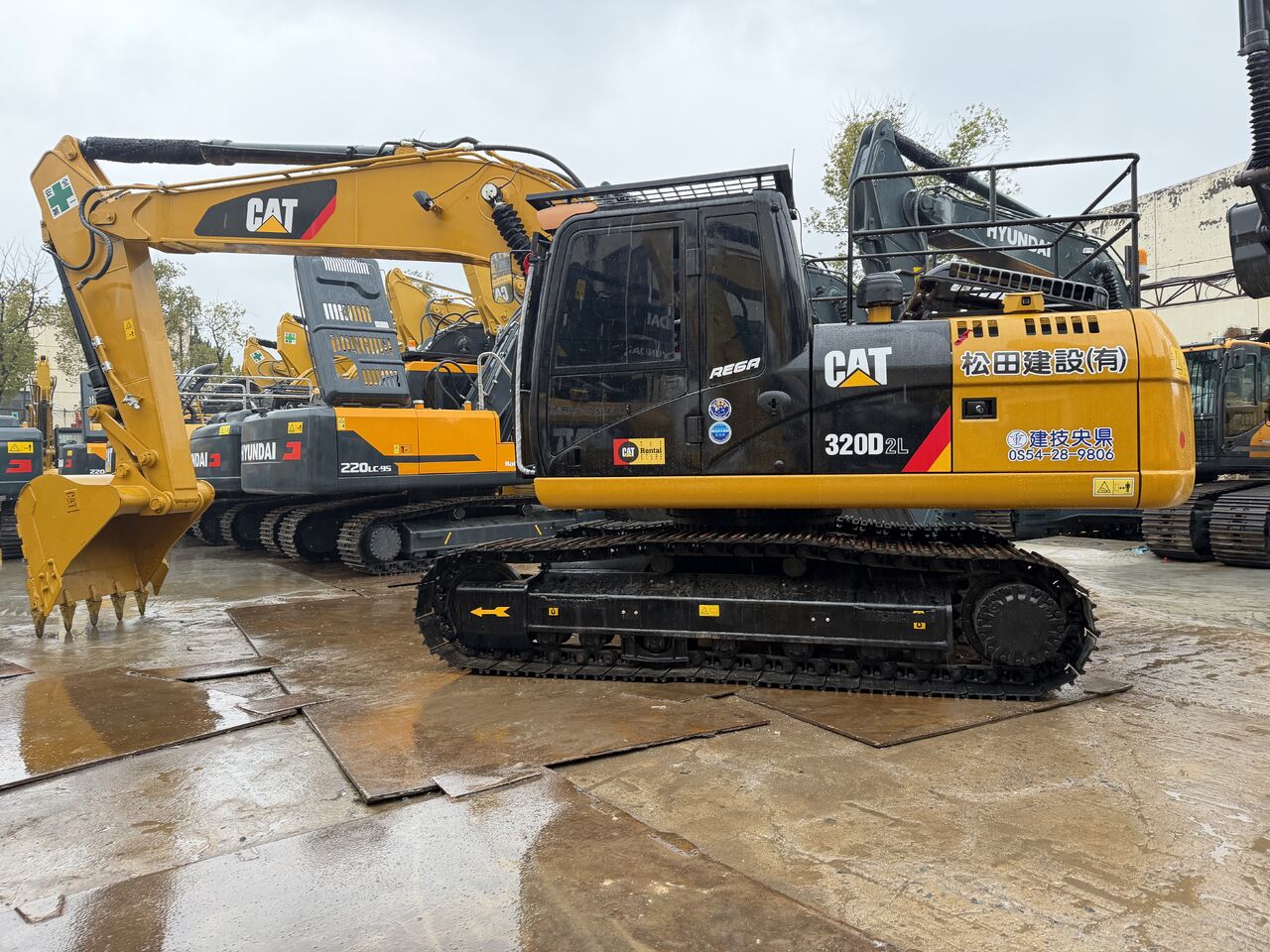 CATERPILLAR 320D 3000 UNTS IN STOCK CHINA BIGGEST SUPPLIER - Crawler excavator: picture 3 CATERPILLAR 320D 3000 UNTS IN STOCK CHINA BIGGEST SUPPLIER - Crawler excavator: picture 3