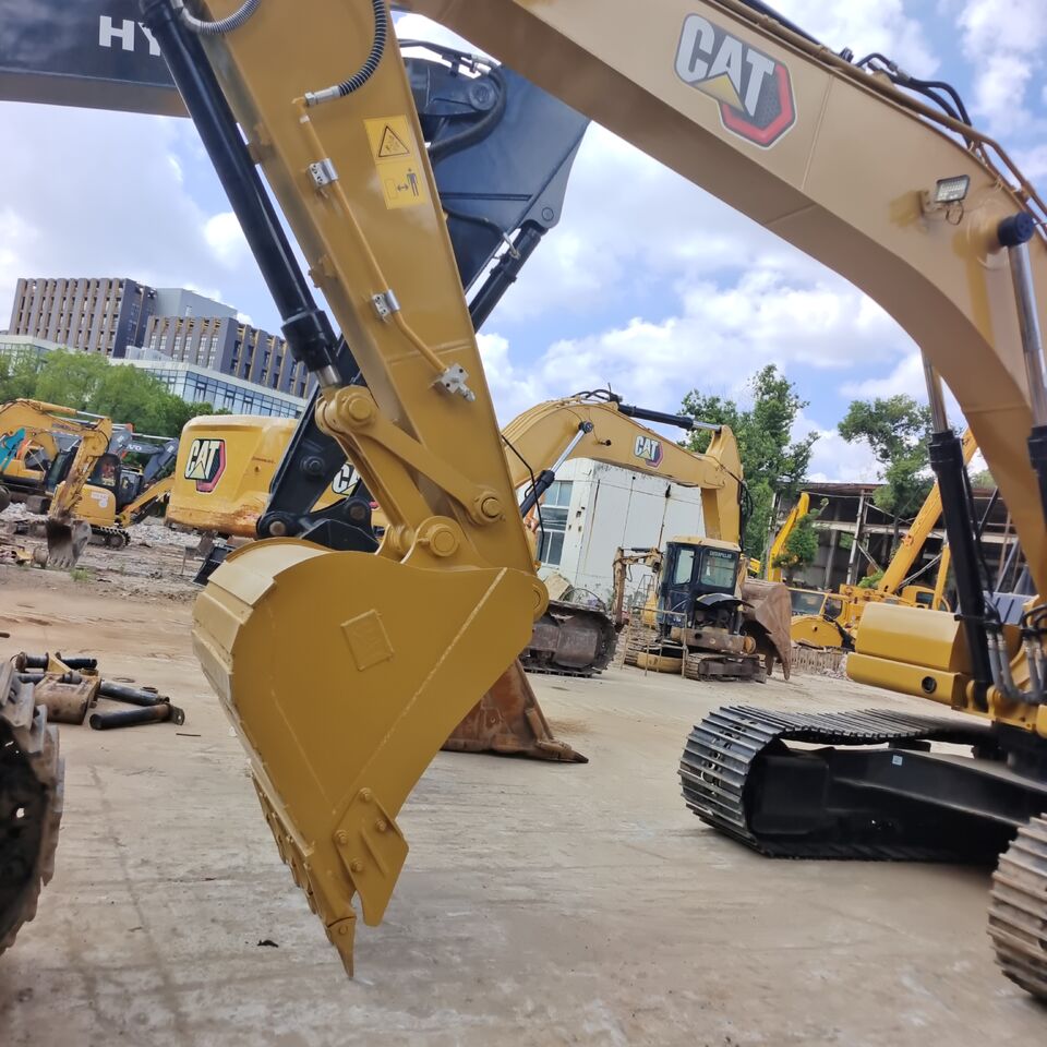 CATERPILLAR 320GC 3000 UNTS IN STOCK CHINA BIGGEST SUPPLIER - Wheel excavator: picture 1 CATERPILLAR 320GC 3000 UNTS IN STOCK CHINA BIGGEST SUPPLIER - Wheel excavator: picture 1