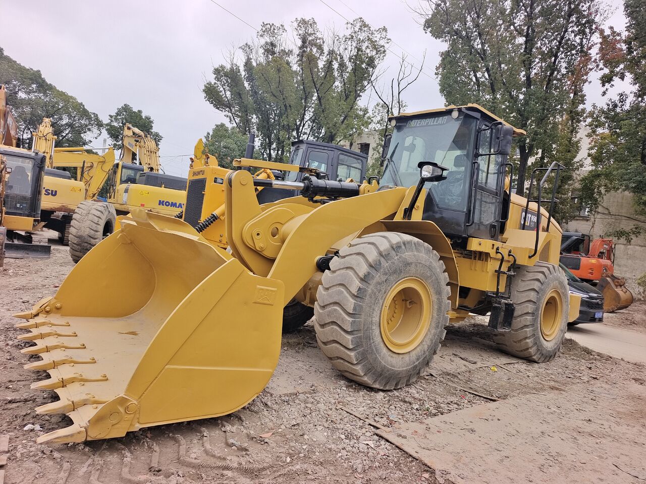 CATERPILLAR 950GC 3000 UNTS IN STOCK CHINA BIGGEST SUPPLIER - Wheel loader: picture 1 CATERPILLAR 950GC 3000 UNTS IN STOCK CHINA BIGGEST SUPPLIER - Wheel loader: picture 1
