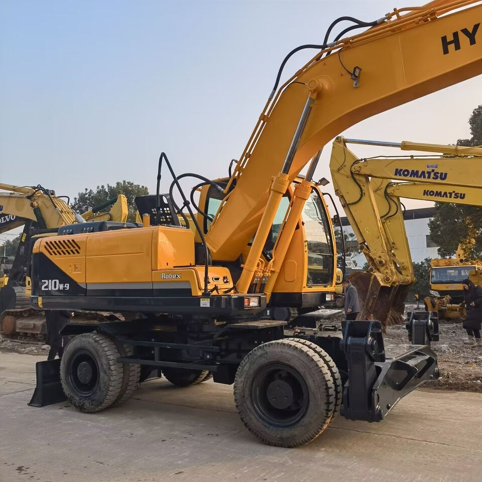 HYUNDAI 210W-9 - Wheel excavator: picture 1 HYUNDAI 210W-9 - Wheel excavator: picture 1