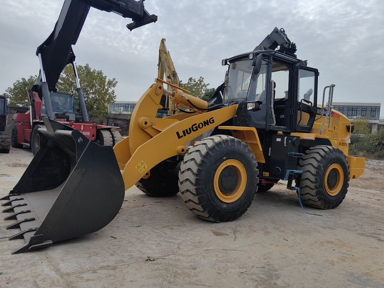 LIUGONG 855N 3000 UNTS IN STOCK CHINA BIGGEST SUPPLIER - Wheel loader: picture 1 LIUGONG 855N 3000 UNTS IN STOCK CHINA BIGGEST SUPPLIER - Wheel loader: picture 1