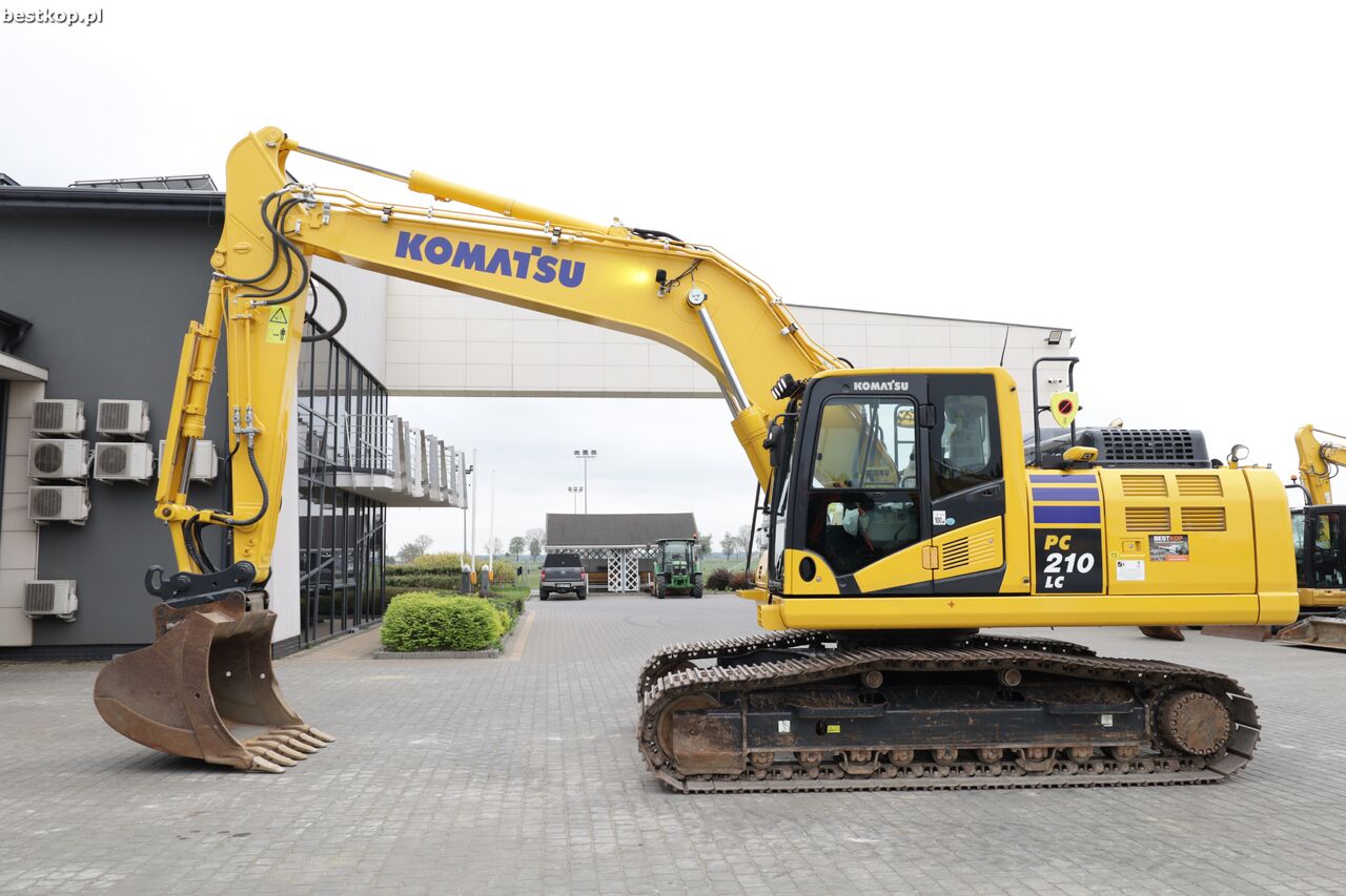 KOMATSU PC210LC-11 - Crawler excavator: picture 3 KOMATSU PC210LC-11 - Crawler excavator: picture 3