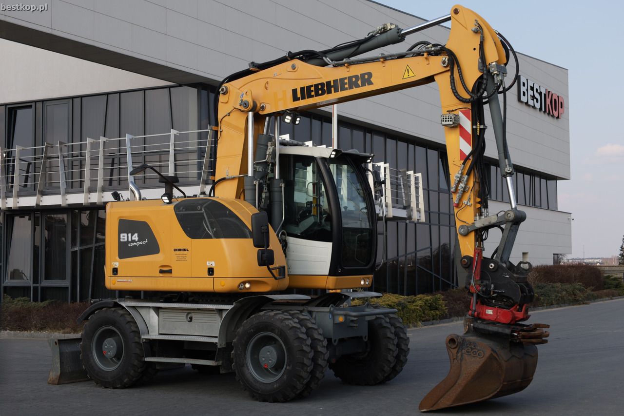 LIEBHERR A914 Compact - Wheel excavator: picture 1 LIEBHERR A914 Compact - Wheel excavator: picture 1