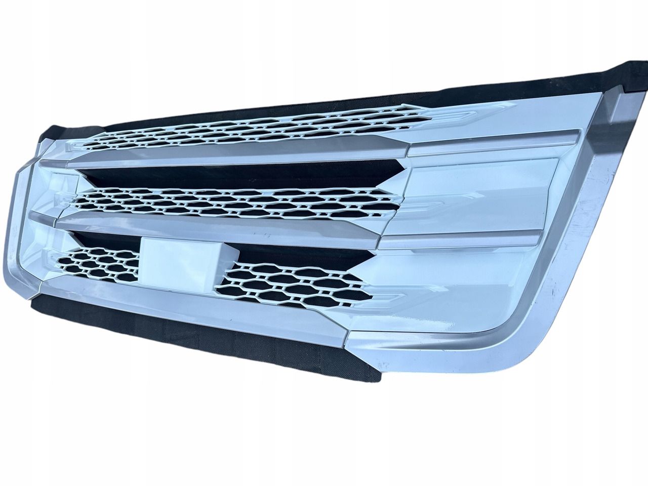 ATRAPA GRILL MASKA DAF XF XG XG+ XD BIAŁY E1980 CHROM - Hood for Truck: picture 2 ATRAPA GRILL MASKA DAF XF XG XG+ XD BIAŁY E1980 CHROM - Hood for Truck: picture 2
