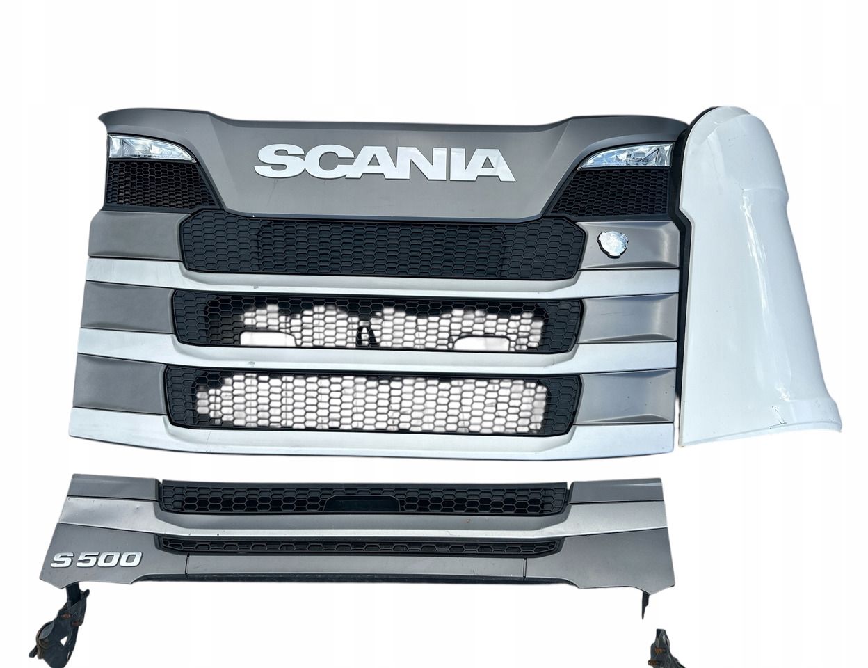 SCANIA S NTG ATRAPA MASKA ŁAWKA OWIEWKA POLIK REFLEKTOR LAMPA LED KPL ADMAR - Hood for Truck: picture 5 SCANIA S NTG ATRAPA MASKA ŁAWKA OWIEWKA POLIK REFLEKTOR LAMPA LED KPL ADMAR - Hood for Truck: picture 5
