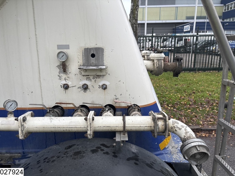 Feldbinder Silo 40.000 Liter - Silo semi-trailer: picture 3 Feldbinder Silo 40.000 Liter - Silo semi-trailer: picture 3
