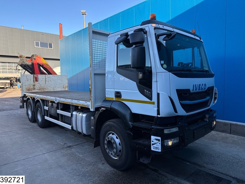 Iveco Trakker 360 6x4, EURO 6, Palfinger, Remote - Dropside/ Flatbed truck, Crane truck: picture 4 Iveco Trakker 360 6x4, EURO 6, Palfinger, Remote - Dropside/ Flatbed truck, Crane truck: picture 4