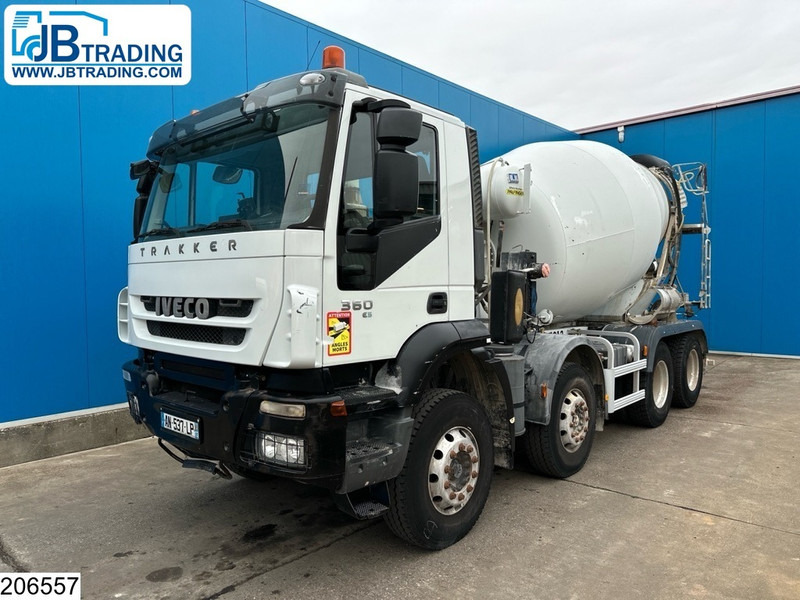 Iveco Trakker 360 8x4, EURO 5, CIFA mixer - Concrete mixer truck: picture 1 Iveco Trakker 360 8x4, EURO 5, CIFA mixer - Concrete mixer truck: picture 1