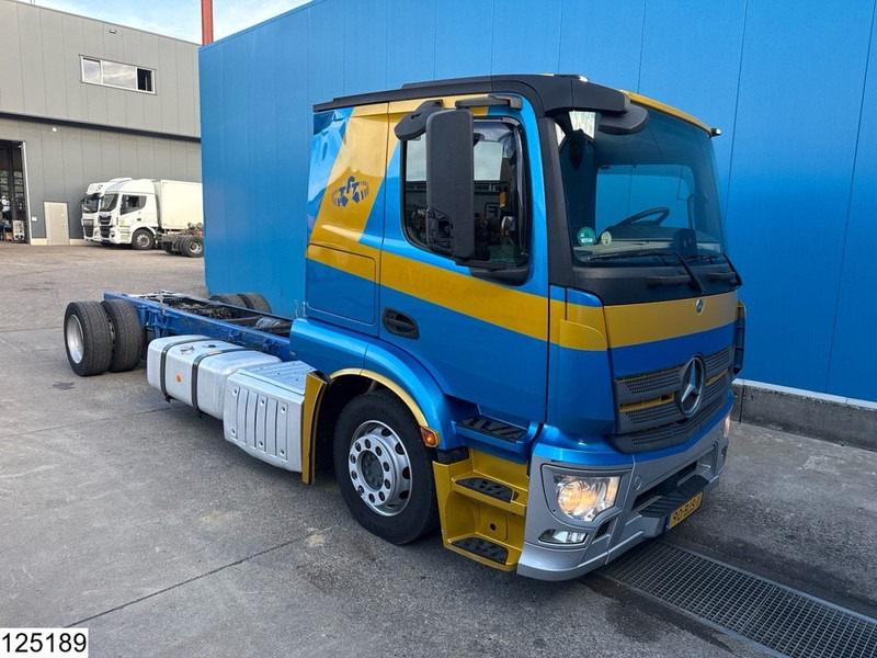 Mercedes-Benz Actros 1843 EURO 6, PTO, Standairco - Cab chassis truck: picture 2 Mercedes-Benz Actros 1843 EURO 6, PTO, Standairco - Cab chassis truck: picture 2