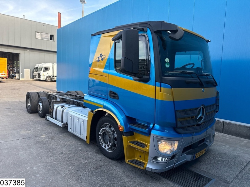 Mercedes-Benz Actros 2443 6x2, EURO 6, PTO, Standairco - Cab chassis truck: picture 2 Mercedes-Benz Actros 2443 6x2, EURO 6, PTO, Standairco - Cab chassis truck: picture 2