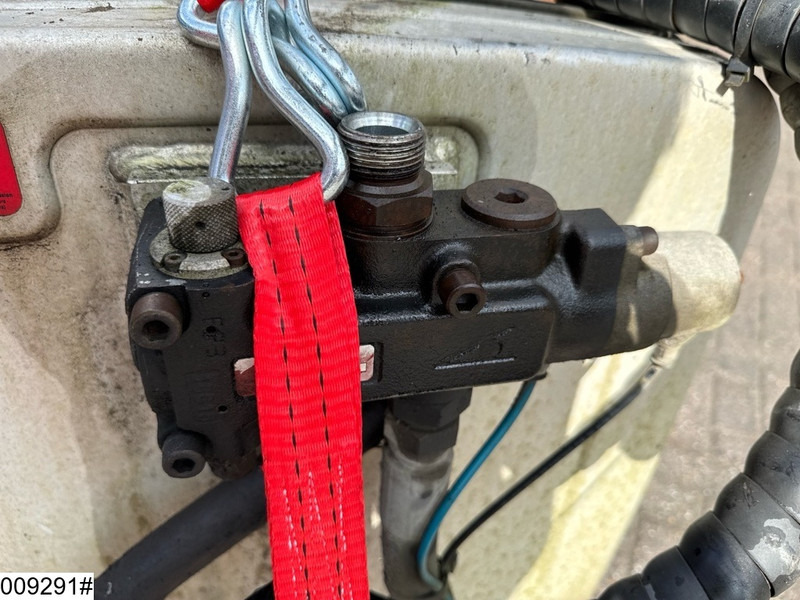 Leasing of Universeel Pump, tank and hydraulic hoses Universeel Pump, tank and hydraulic hoses: picture 9