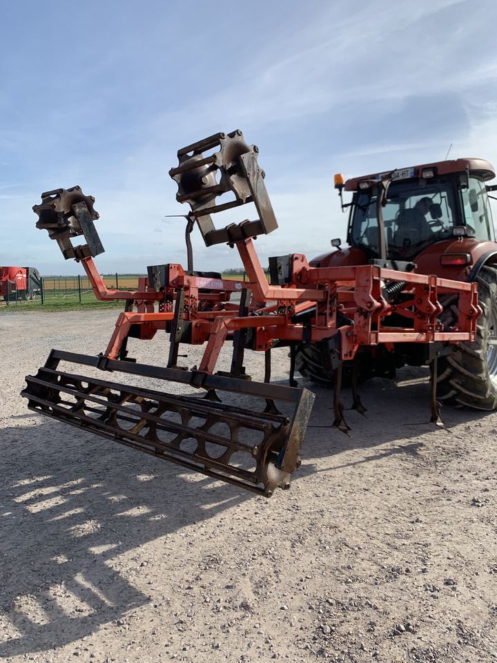 QUIVOGNE MAXICULTEUR - Subsoiler: picture 2 QUIVOGNE MAXICULTEUR - Subsoiler: picture 2