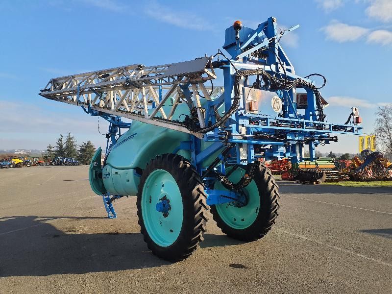 BERTHOUD TENOR-DPT4300 - Trailed sprayer: picture 5 BERTHOUD TENOR-DPT4300 - Trailed sprayer: picture 5